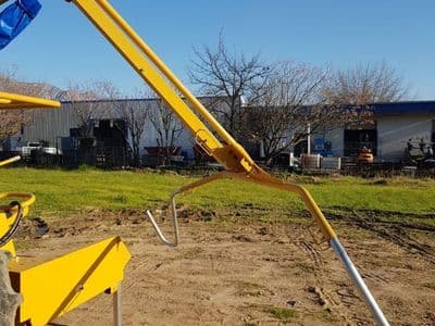 Red Ant Netwizz netting machine