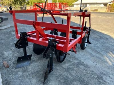 Red Ant ridging machine at work